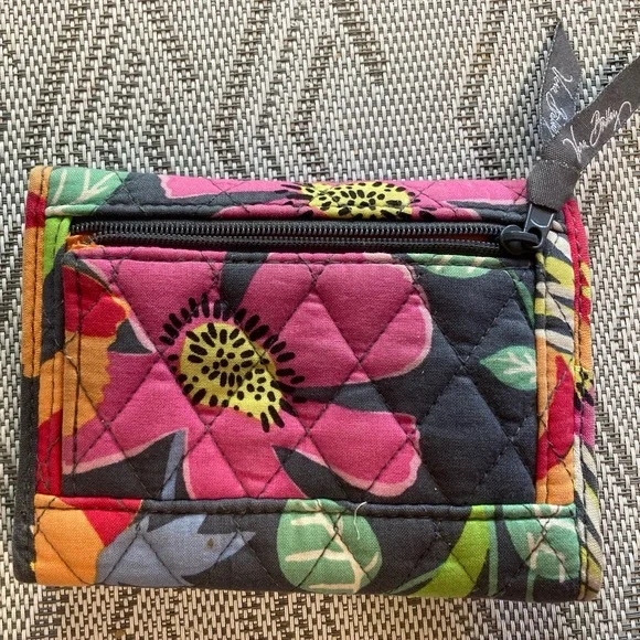 Vera Bradley Pink and Orange Quilted Wallet preowned - Picture 2 of 6
